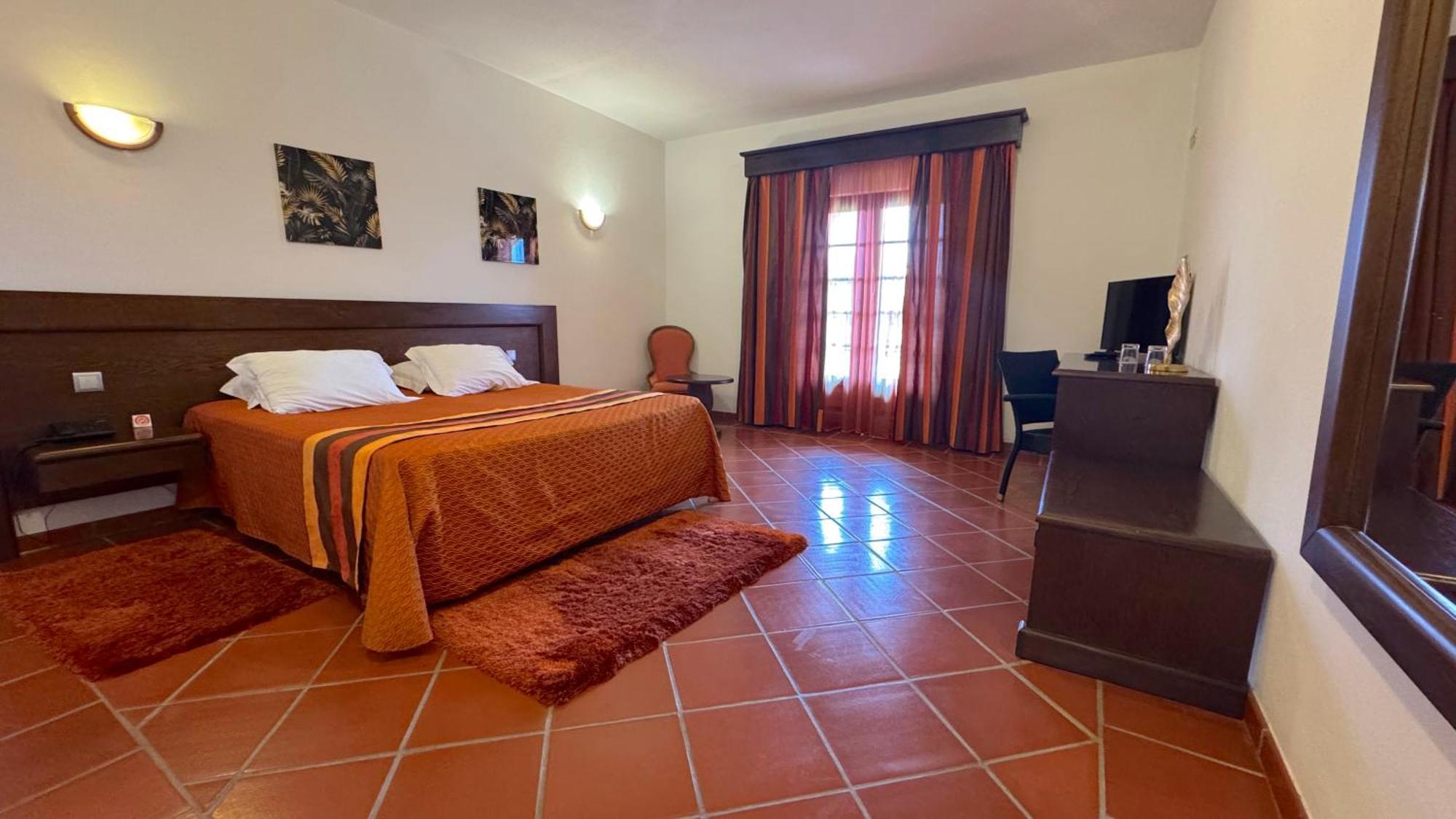 Double Room with Balcony and Lake View,1580514245:JPEG